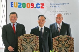 Summit EU-Čína v Praze za účasti José Barrosa i Václava Klause.
